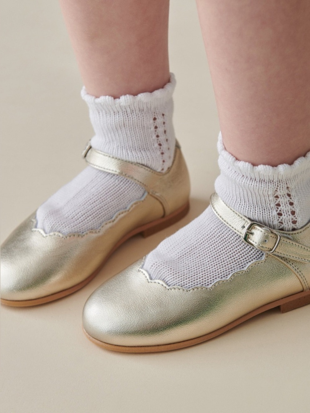 La Coqueta Gold Scalloped Mary Jane Shoes Girls EU 27 US 10 Soft Nappa Leather - Picture 4 of 13